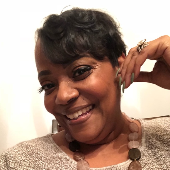 Meet your Posher, Monica - Picture 1 of 1